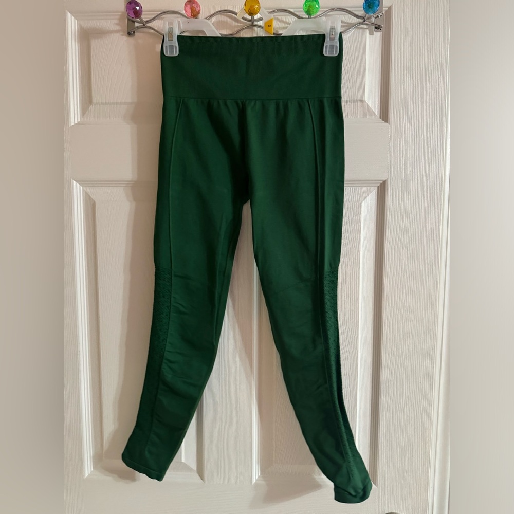 Fabletics Green Crop Yoga Pants with cut out detail on legs - Picture 2 of 4